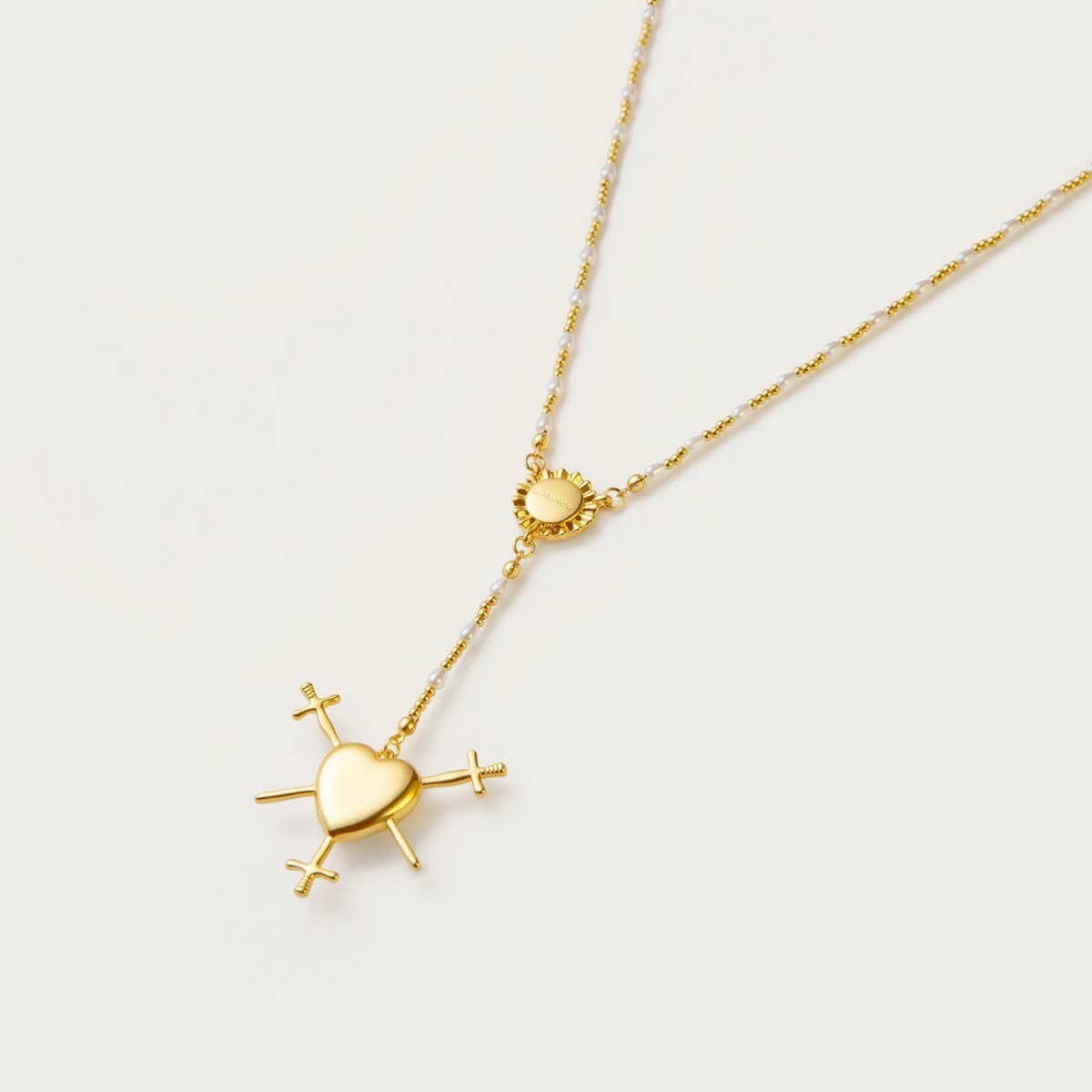 Simple and stylish cross heart pendant necklace