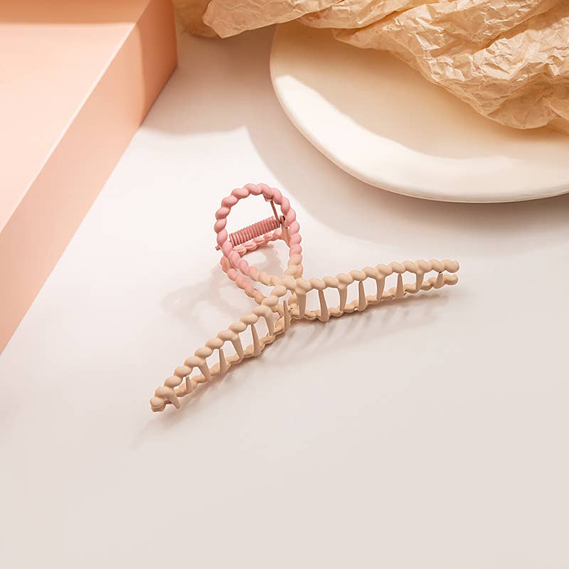 Fresh hollow and simple geometric hair clips