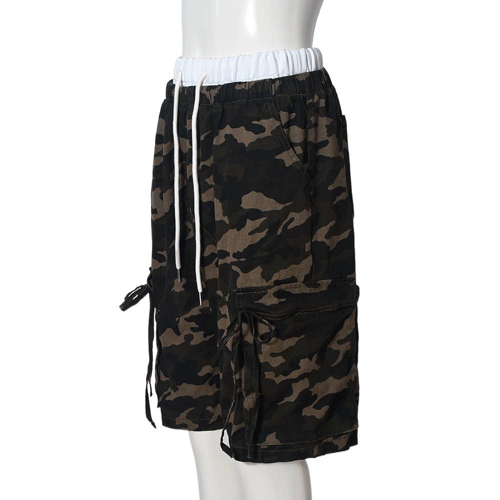 Color-blocking multi-pocket camouflage shorts