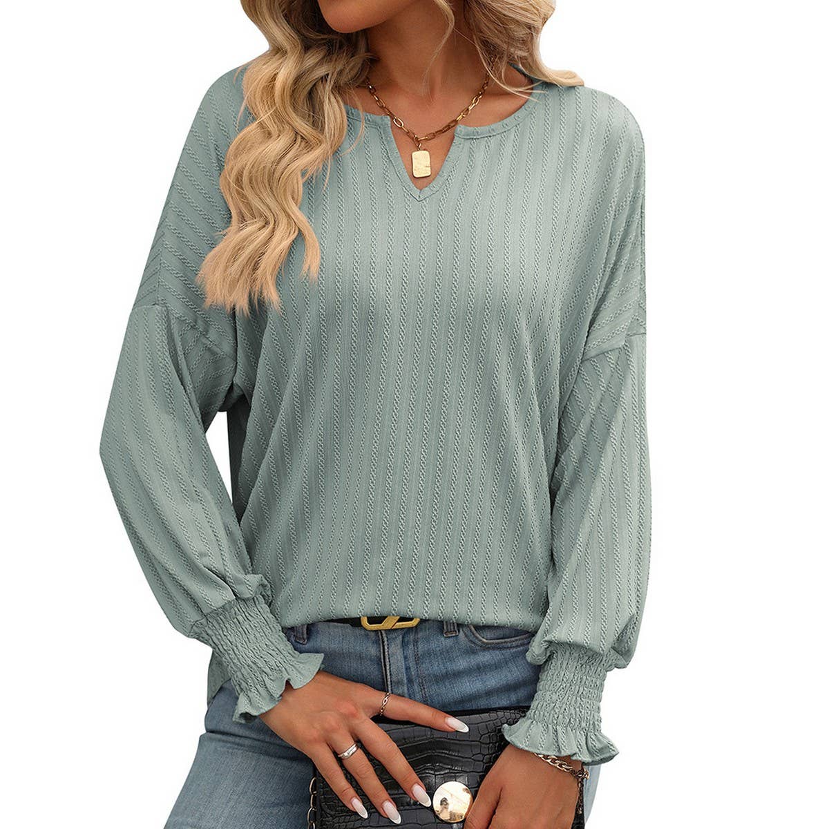 Baggy V-neck bat-sleeve T-shirt with top