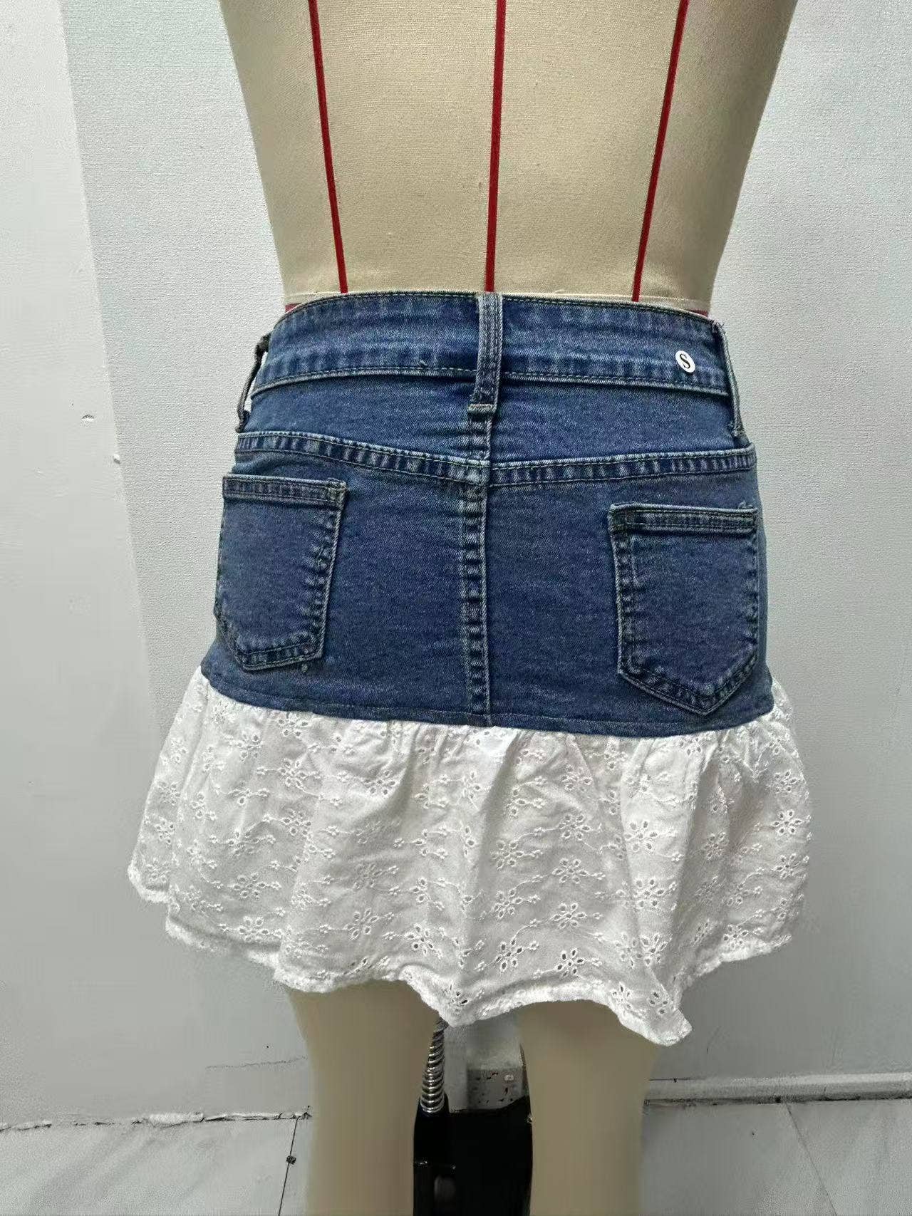 Lace trim short straight denim skirt