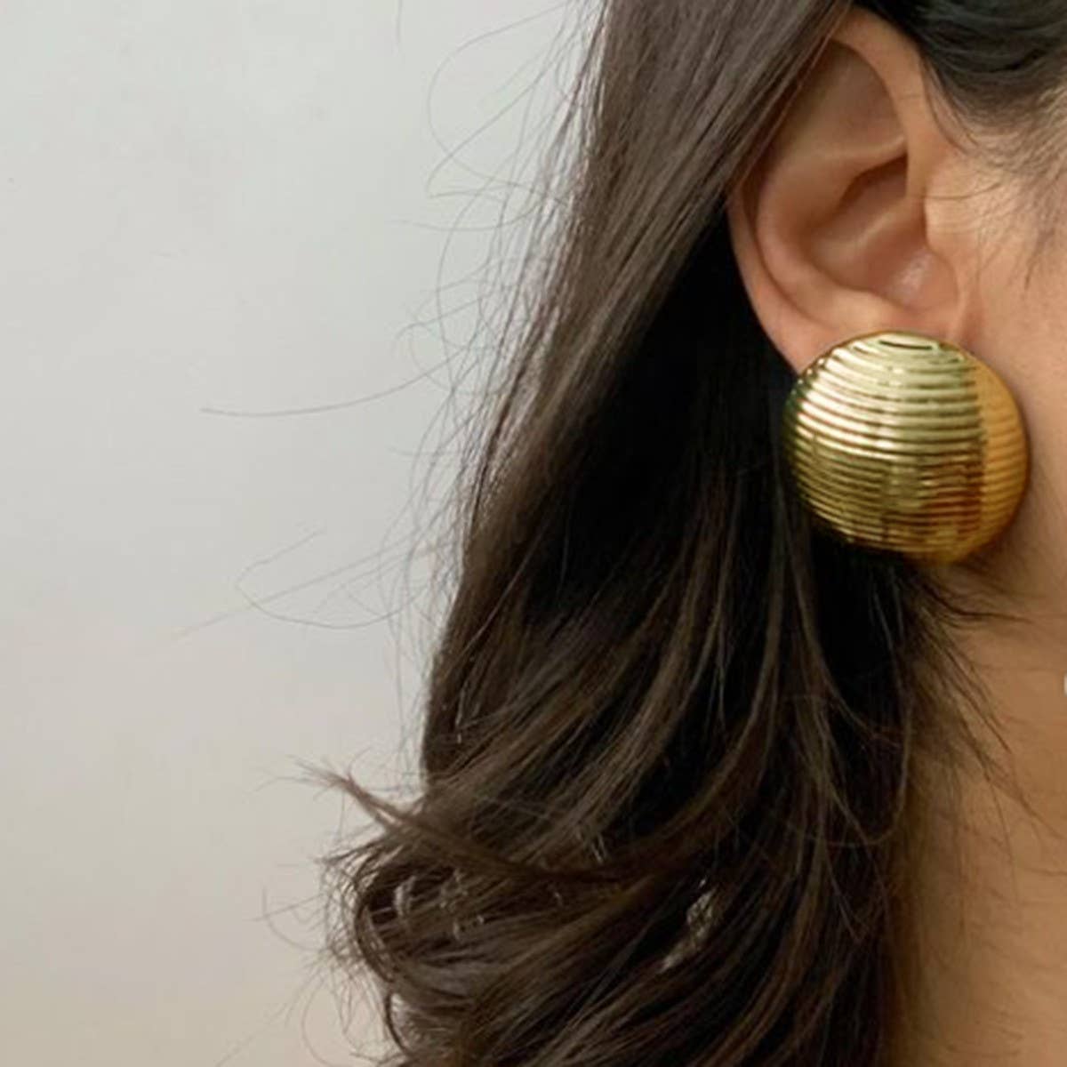 LIGHT LUXURY HORIZONTAL STRIPED ROUND EARRINGS