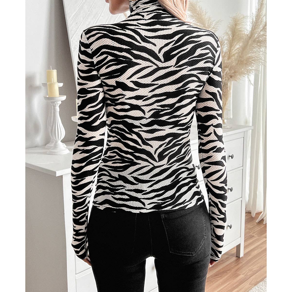 STYLISH ZEBRA PRINT MESH HIGH-NECK FITTED TOP_CWTBLL3425