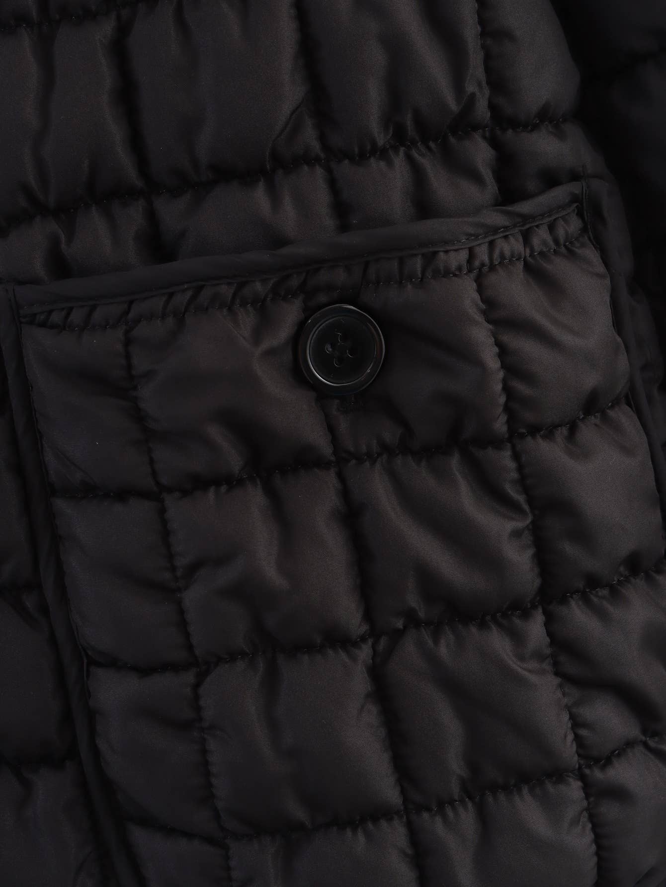 Short textured quilted three-dimensional coat