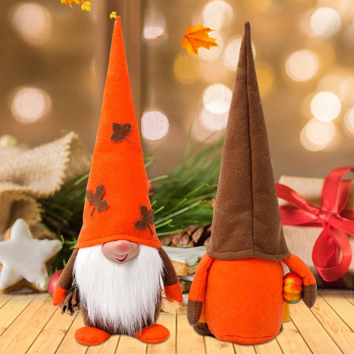 CWMM9525_HARVEST FESTIVAL MAPLE LEAF HAT RUDOLPH ORNAMENT