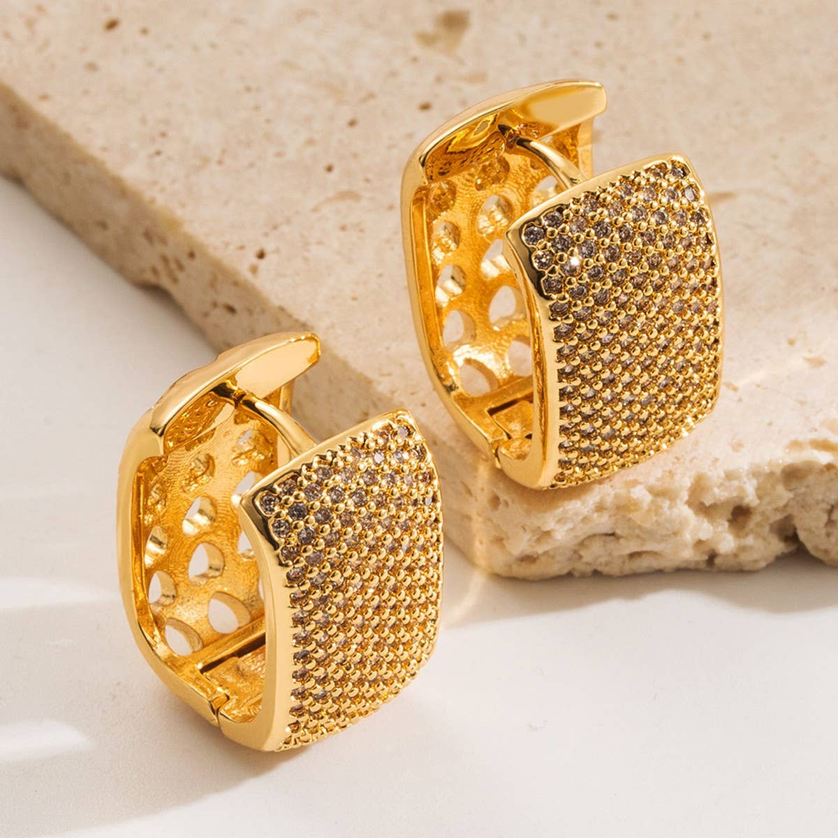 U-Shaped Starry Hoop Earrings Gold-Plated Brass