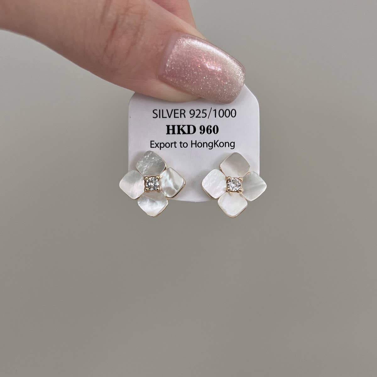 FRESH SHELL FLOWER EARRINGS