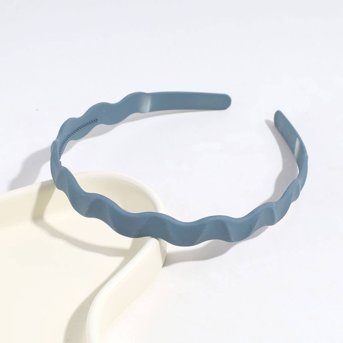 VERSATILE AND SIMPLE THIN WAVE HEADBAND