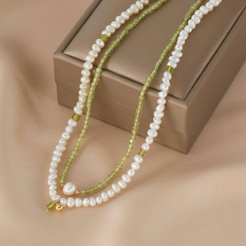Pearls stacked on double-layer collarbone chain