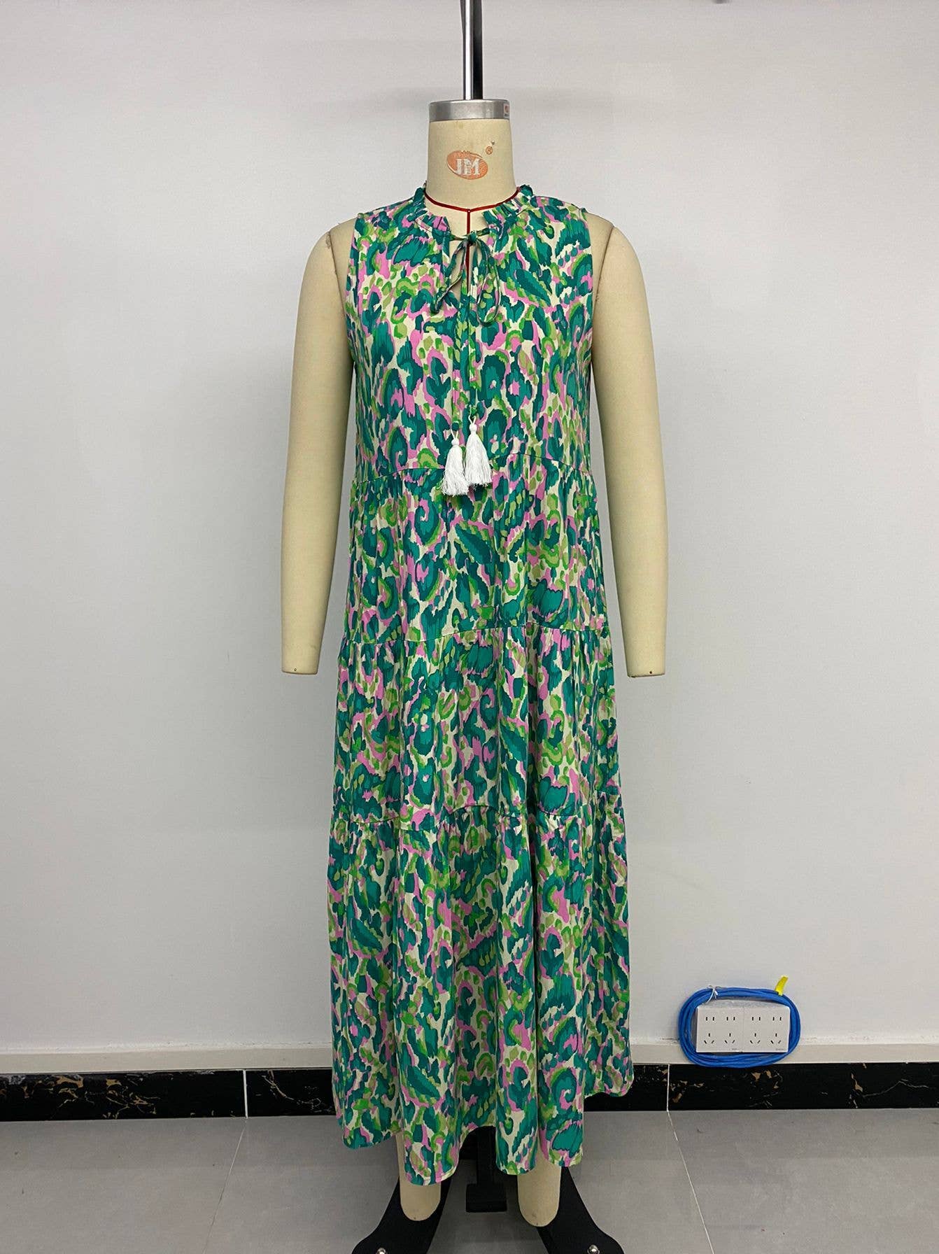 Ethnic print sleeveless V-neck long loose dress