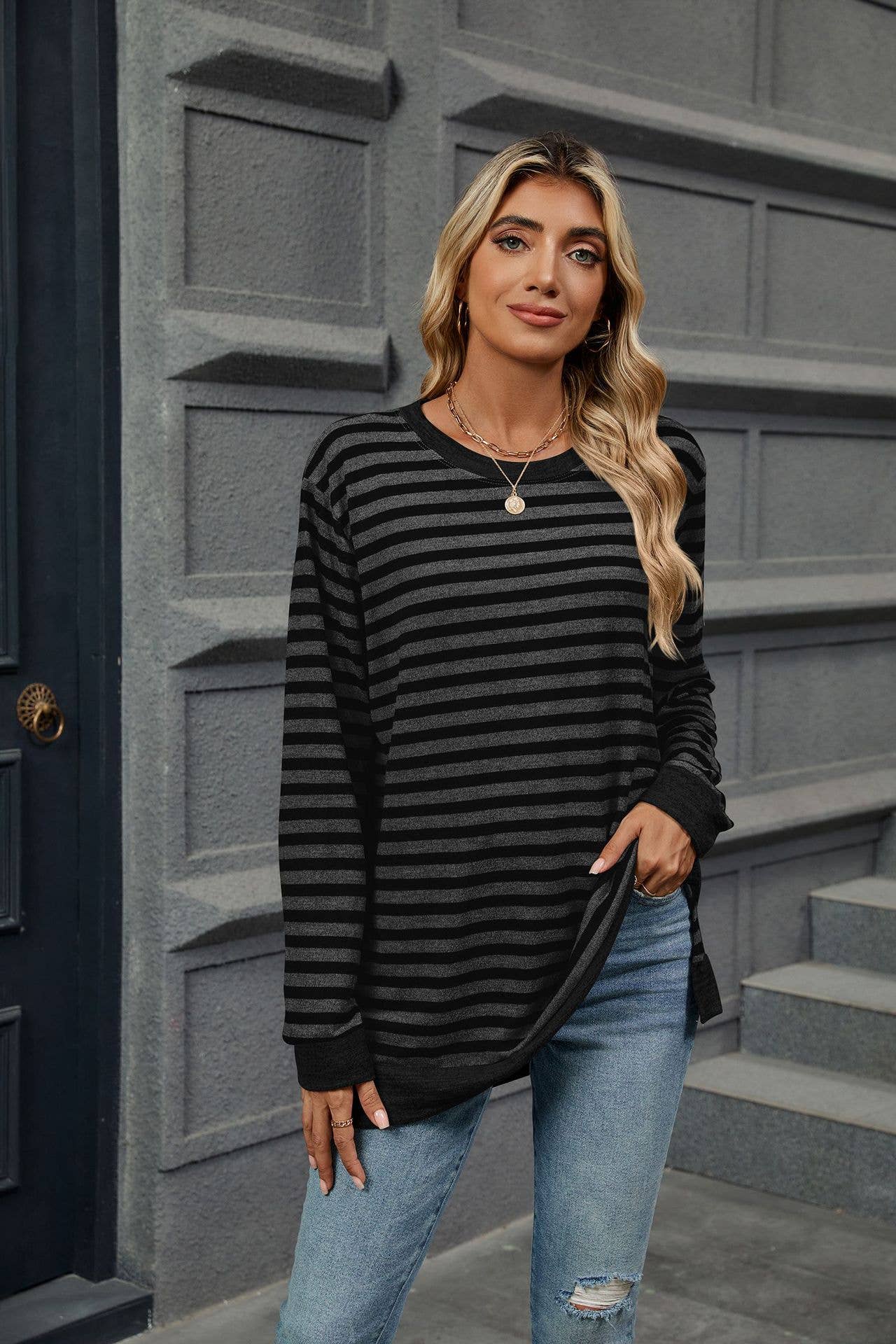 Round-neck striped color-blocked slit T-shirt