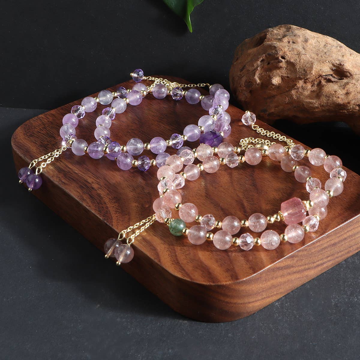 Design a fringed fashionable double-loop bracelet