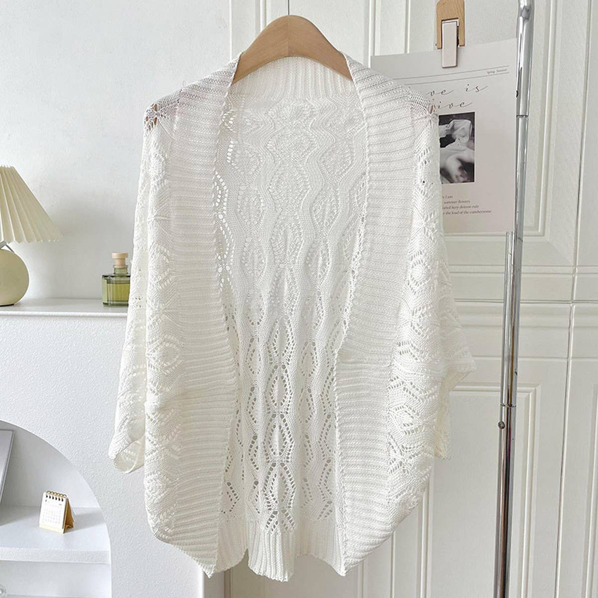 DIAMOND-SHAPED HOLLOW KNITTED SHAWL