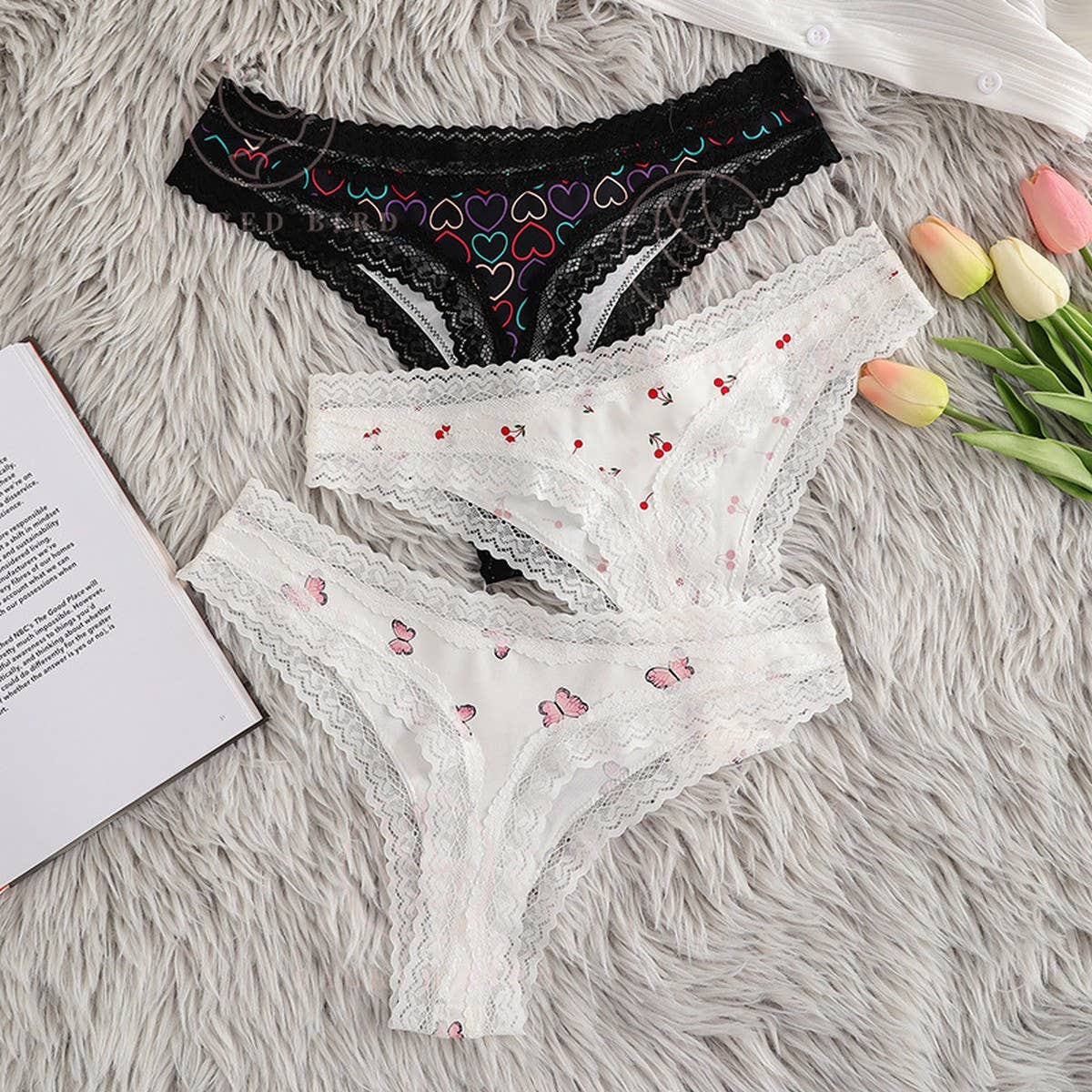 LIGHTWEIGHT BREATHABLE LACE THONG UNDERWEAR