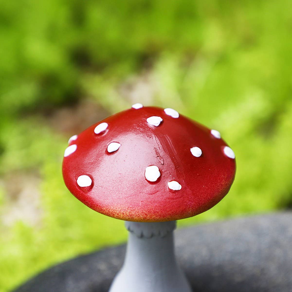 Realistic Mushroom Resin Garden Decor_CWAJE5291