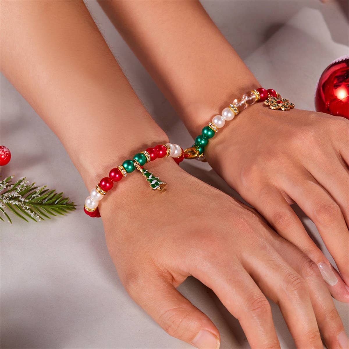 CHRISTMAS SNOWFLAKE PENDANT MAGNETIC BRACELET