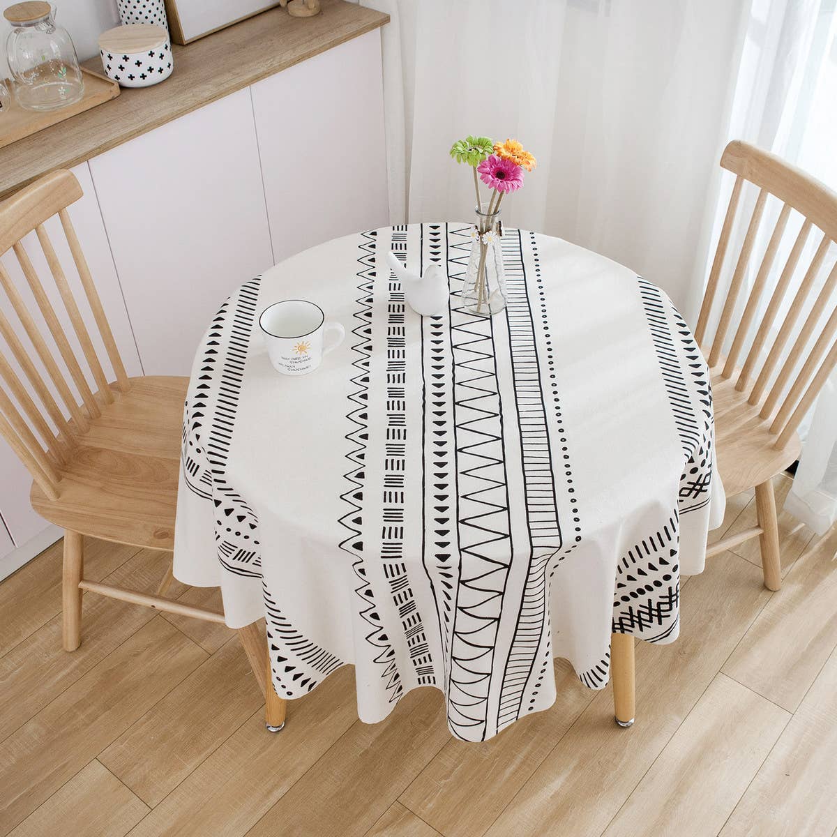 ROUND SKETCH FLOWER PRINT TABLECLOTH