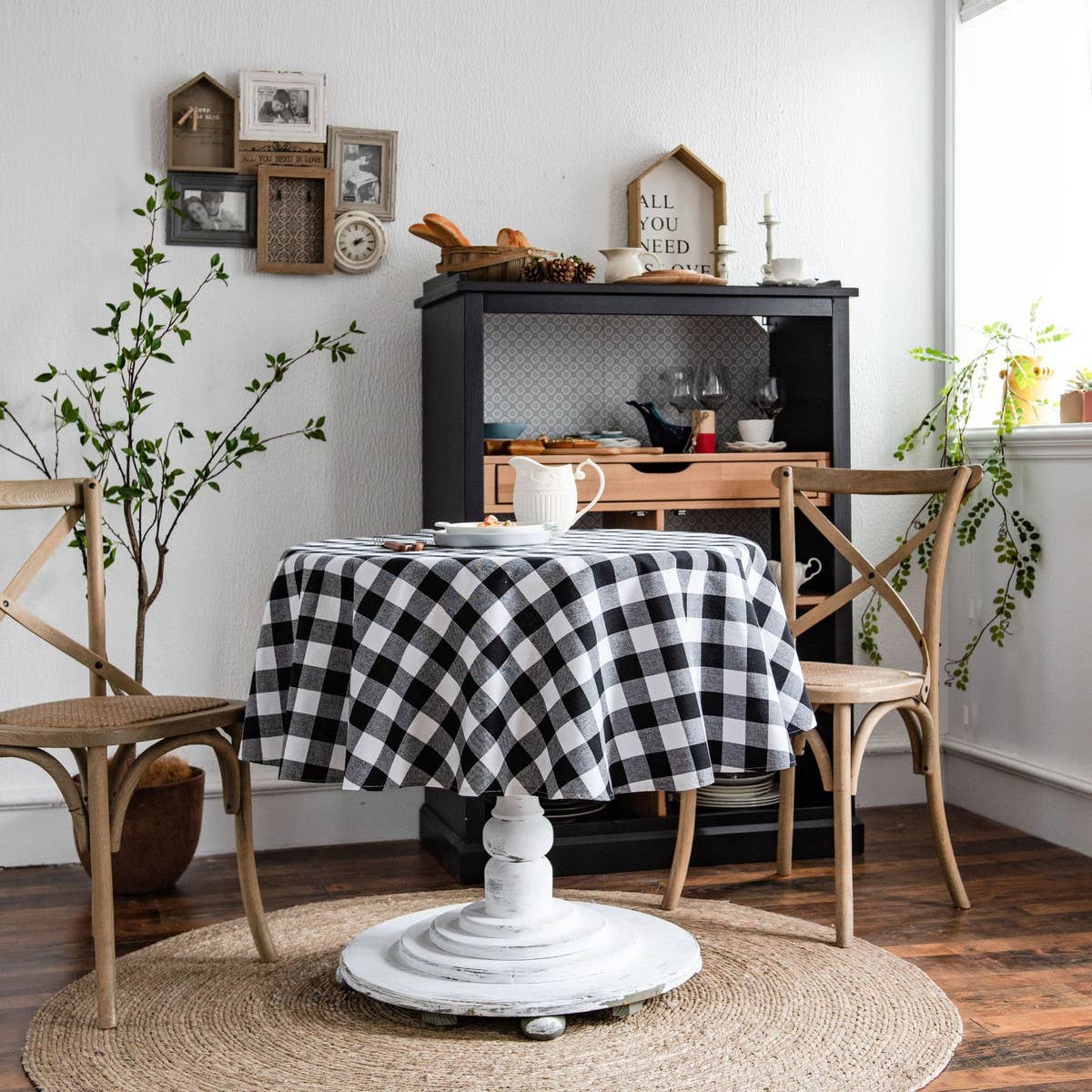 ROUND COTTON AND LINEN PLAID TABLECLOTH