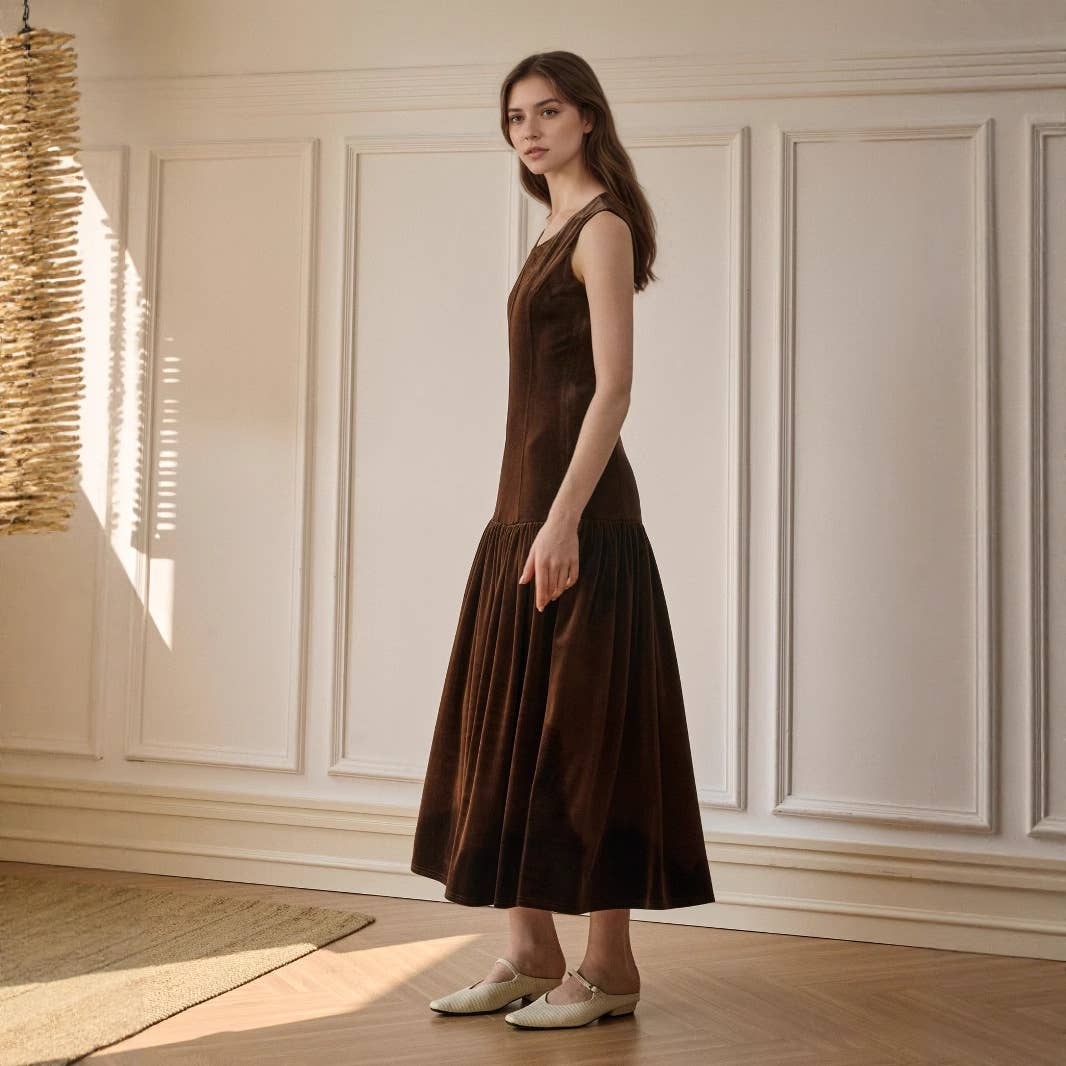 Solid-color pleated skirt sleeveless dress