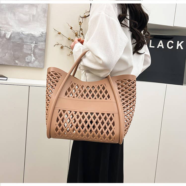 Large-capacity hand-held vegetable basket