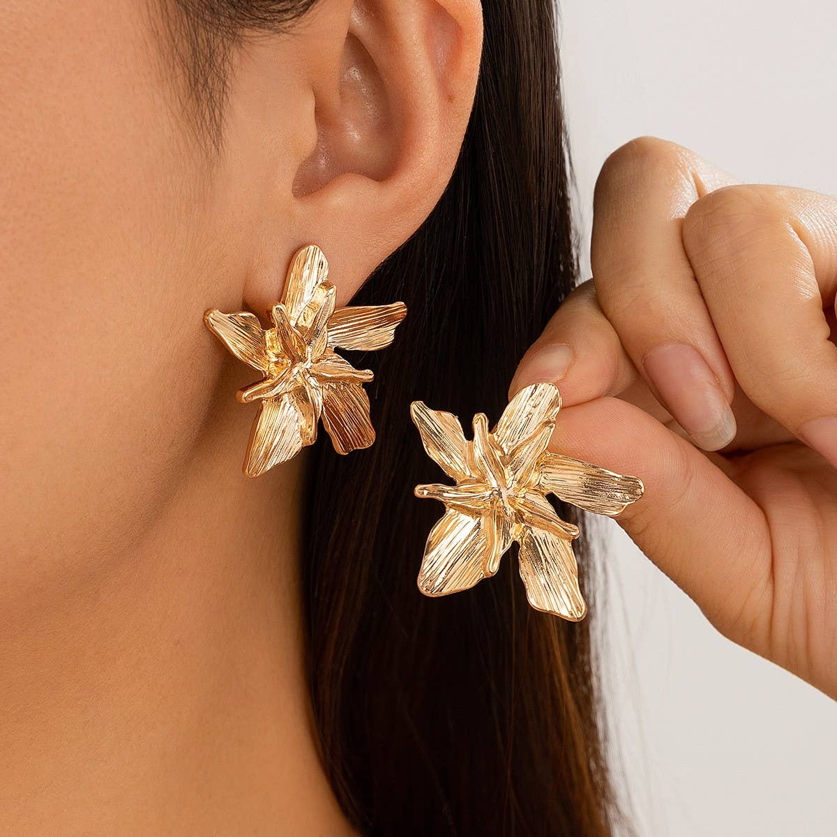 COOL AND SIMPLE RETRO FLOWER EARRINGS