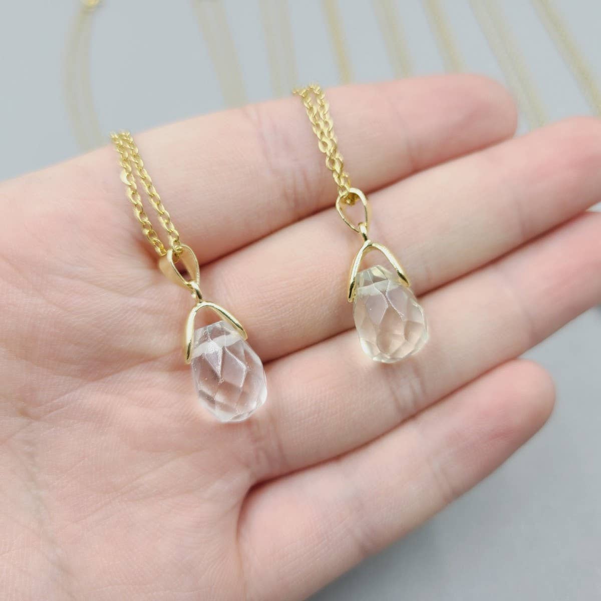 FASHIONABLE NATURAL STONE CRYSTAL PENDANT NECKLACE