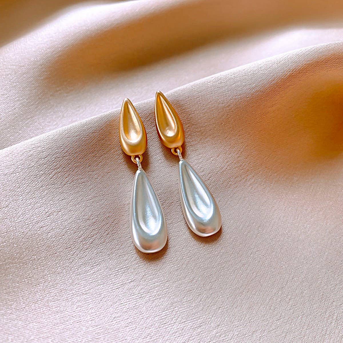 TWO-COLOR WATER DROP TRENDY LIGHT LUXURY EARRINGS