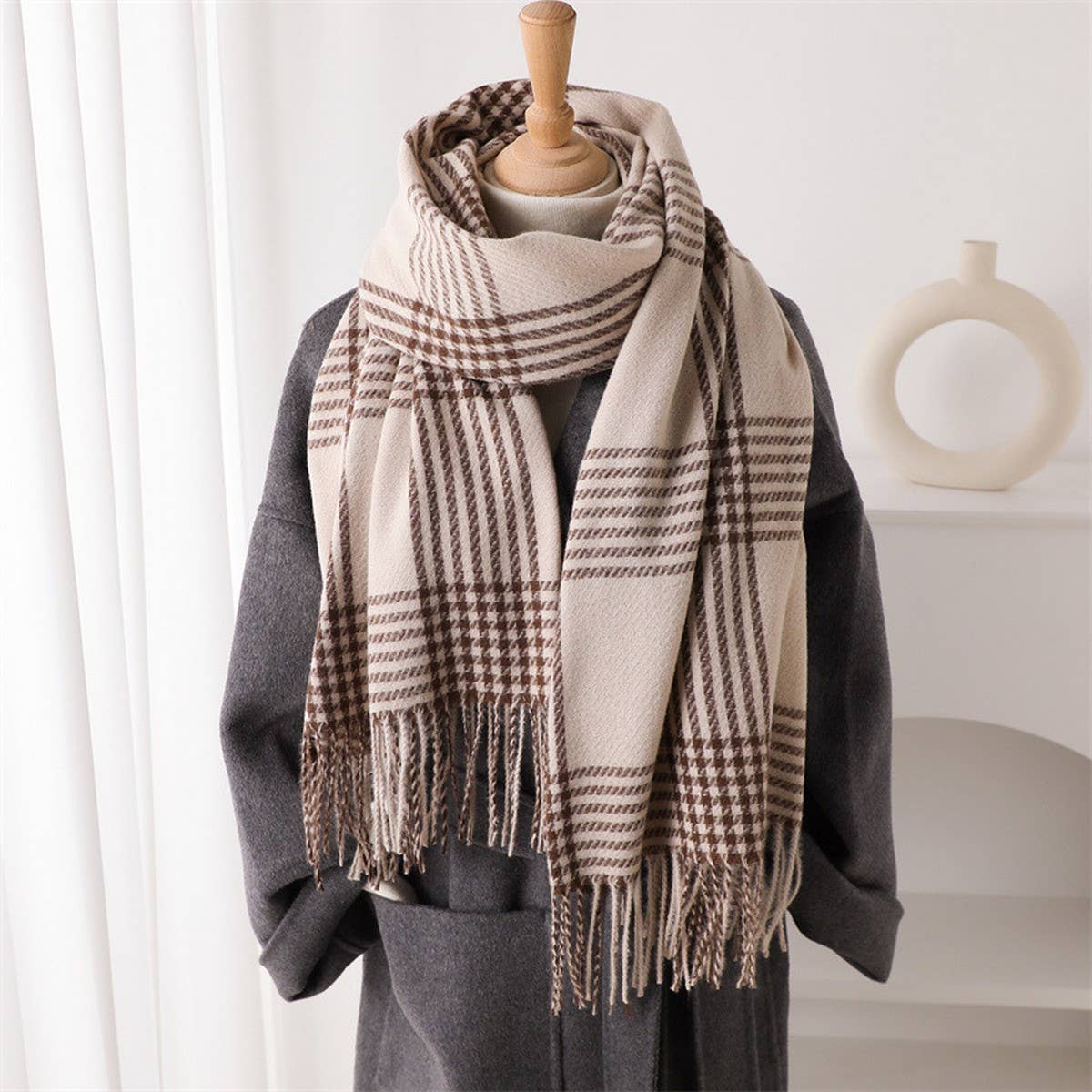 Warm Retro Grid Scarf Shawl for Winter Look