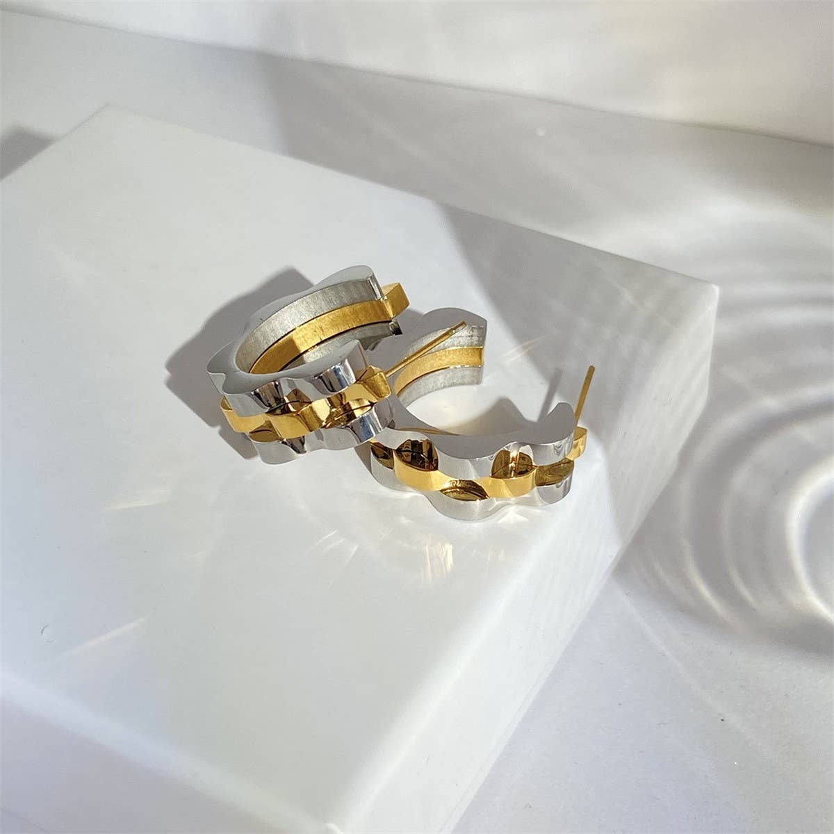 Simple hip-hop track stitching earrings_CWMM5720