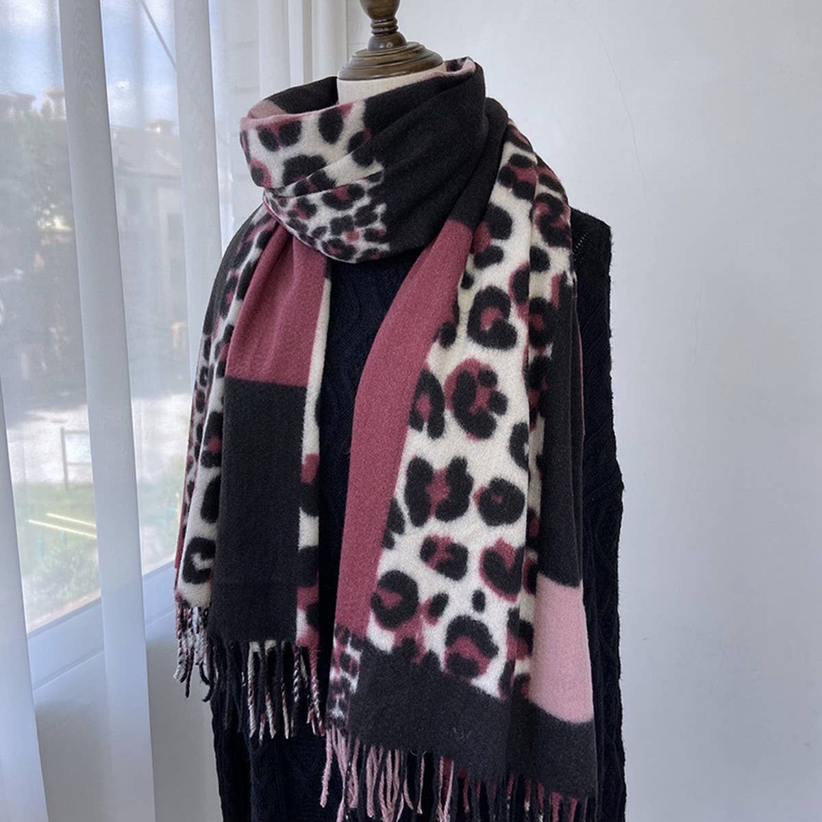 Leopard Colorblock Scarf ? Warm Tassel Winter Wrap