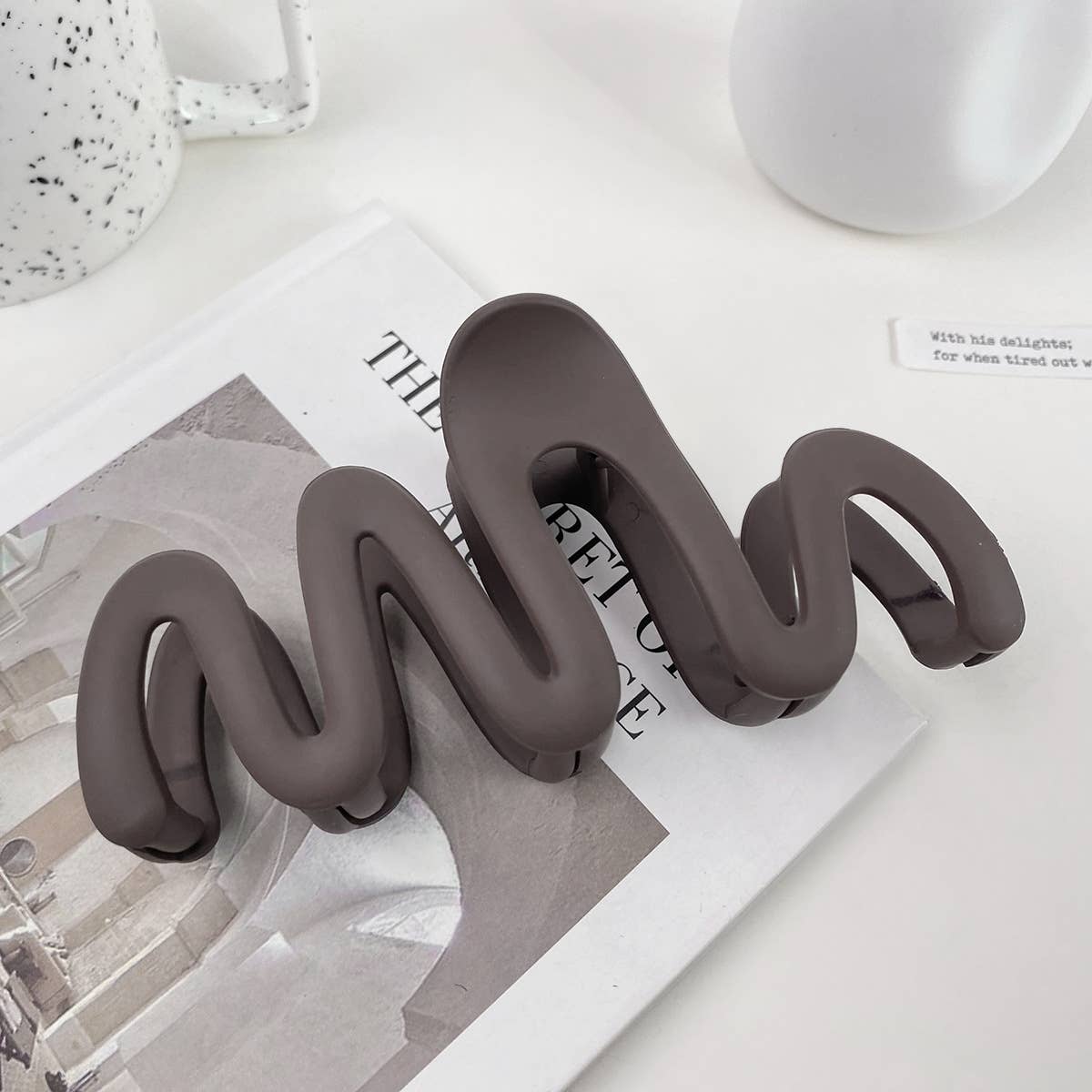 Rad extra-large shark clip fashionable grab clip