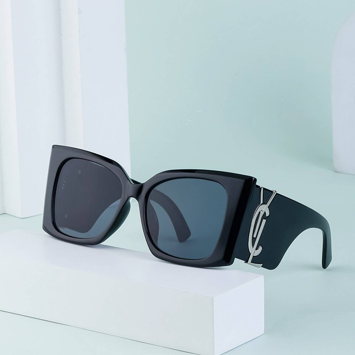 FASHION LARGE FRAME CAT-EYE SUNGLASSES_CWASG0572