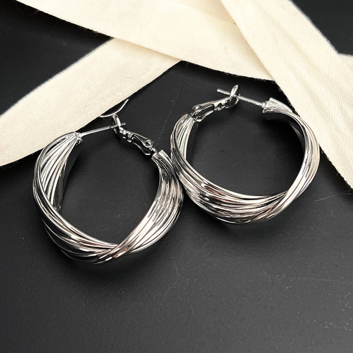 RETRO MULTI-LAYERED LARGE HOOP EARRINGS_CWAJE1319