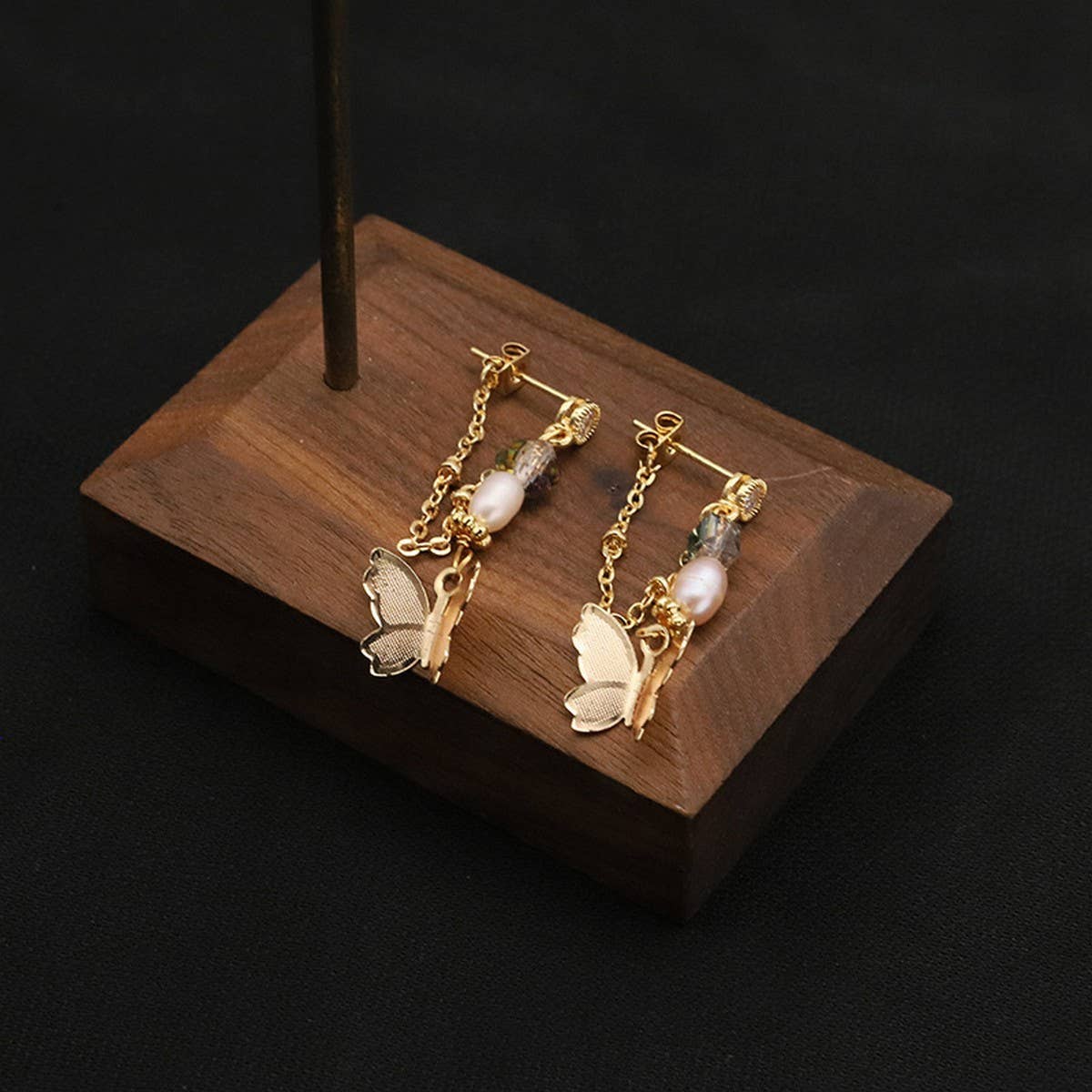 NEW SILVER NEEDLE BUTTERFLY TEMPERAMENT EARRINGS