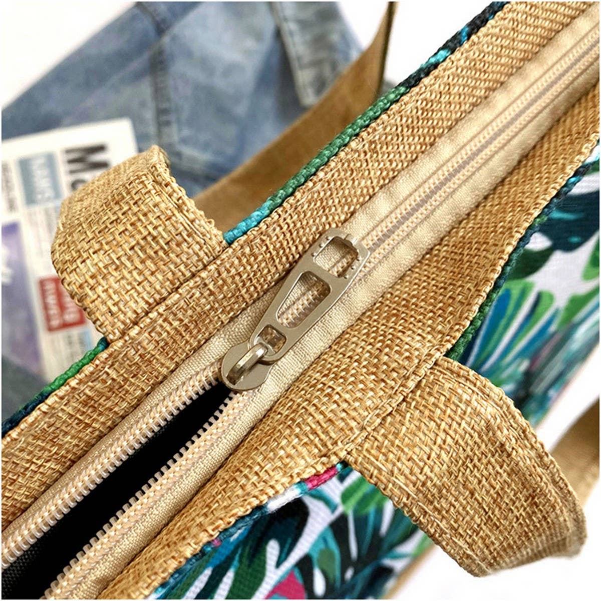 FASHIONABLE AND MINIMALIST CANVAS TOTE BAG_CWAB1671