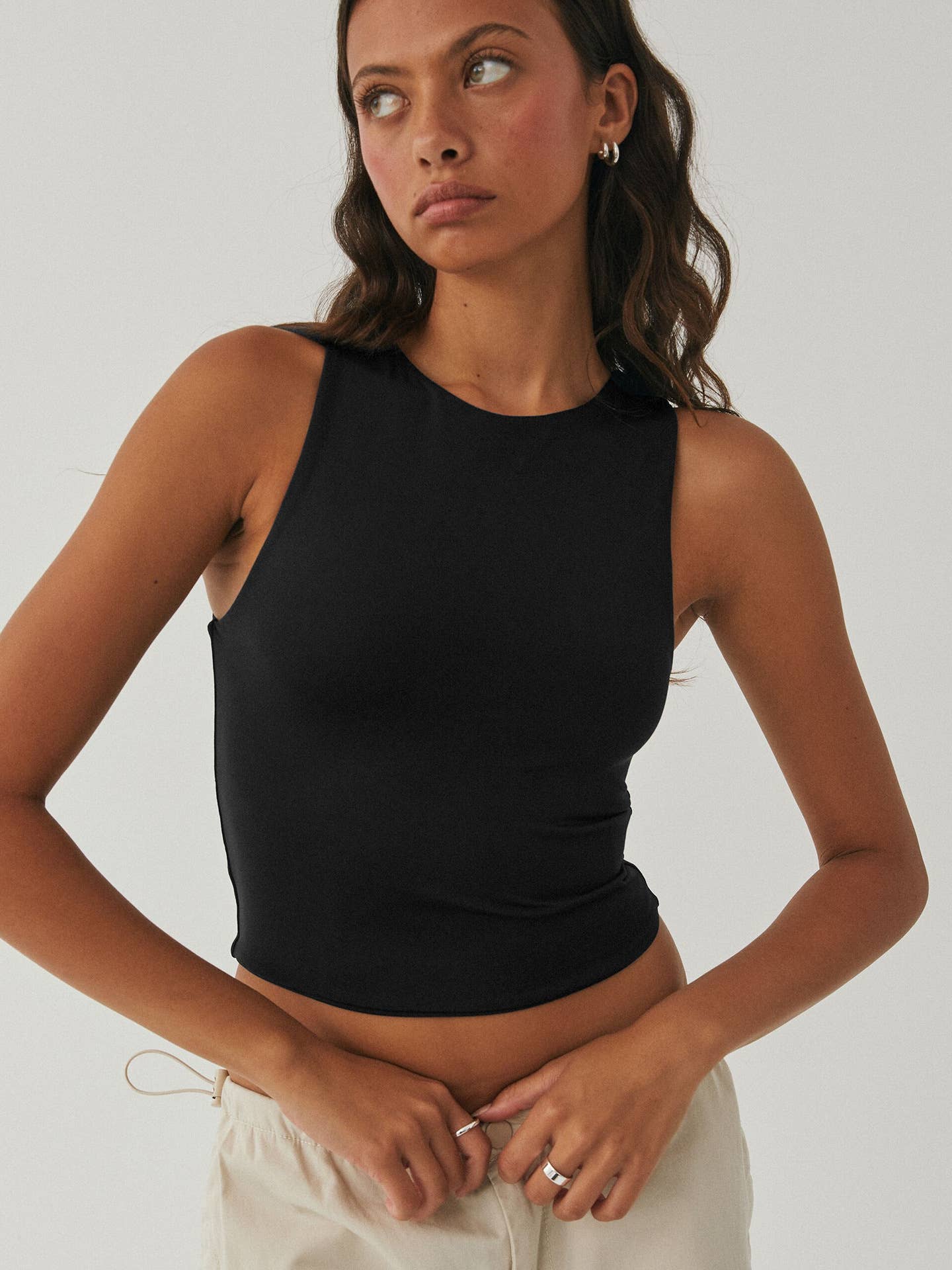 Sexy crop top, sleeveless, tight round-neck Top