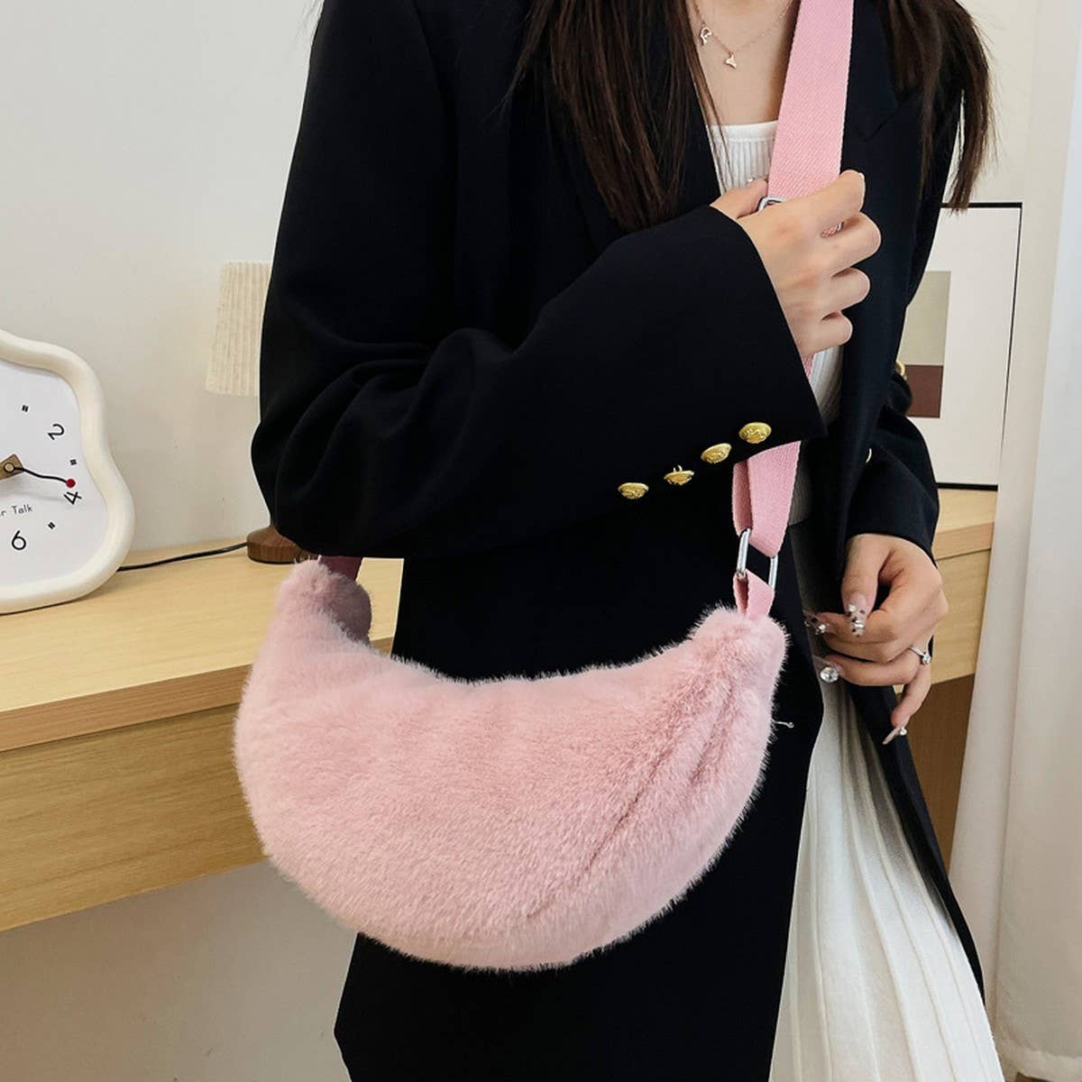 WINTER LIGHT CASUAL VERSATILE SHOULDER PLUSH BAG_CWAB3920