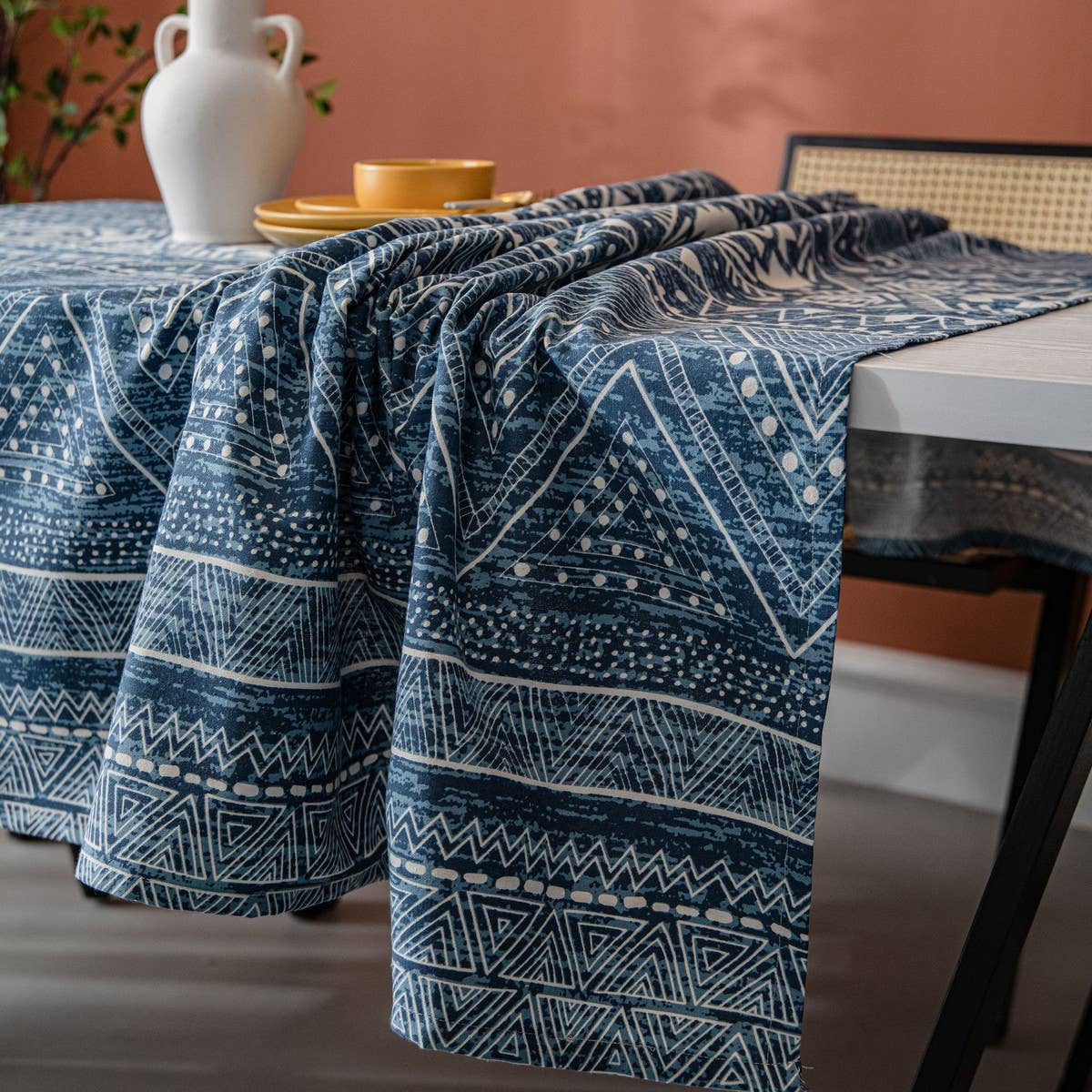 GEOMETRIC TRIANGLE PRINT TABLECLOTH