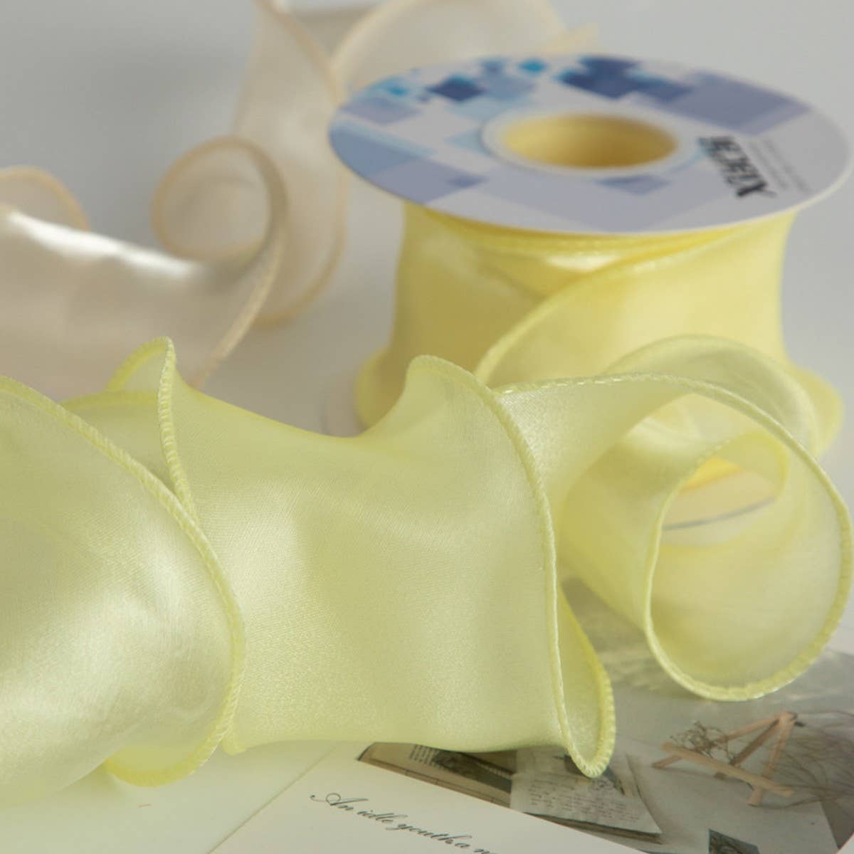 COLORFUL PEARLESCENT EDGE YARN DIY RIBBON