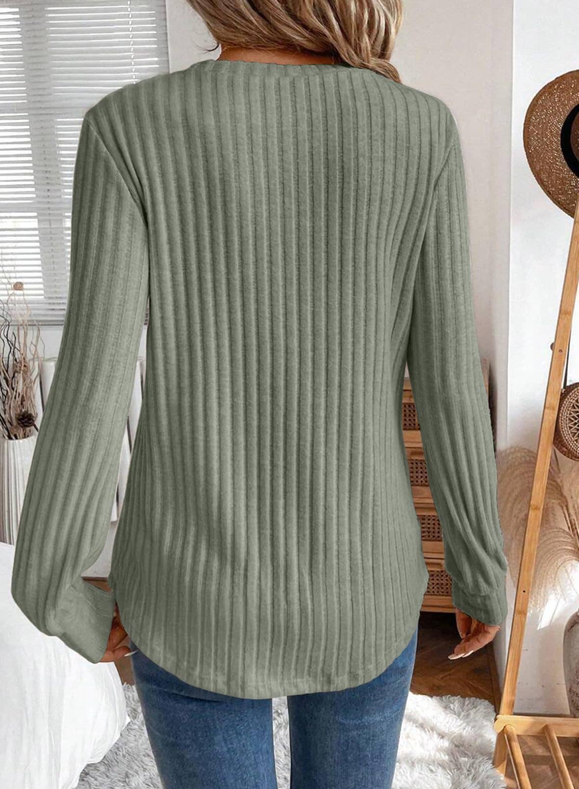 V-neck sharpened pit strip long sleeve T-shirt