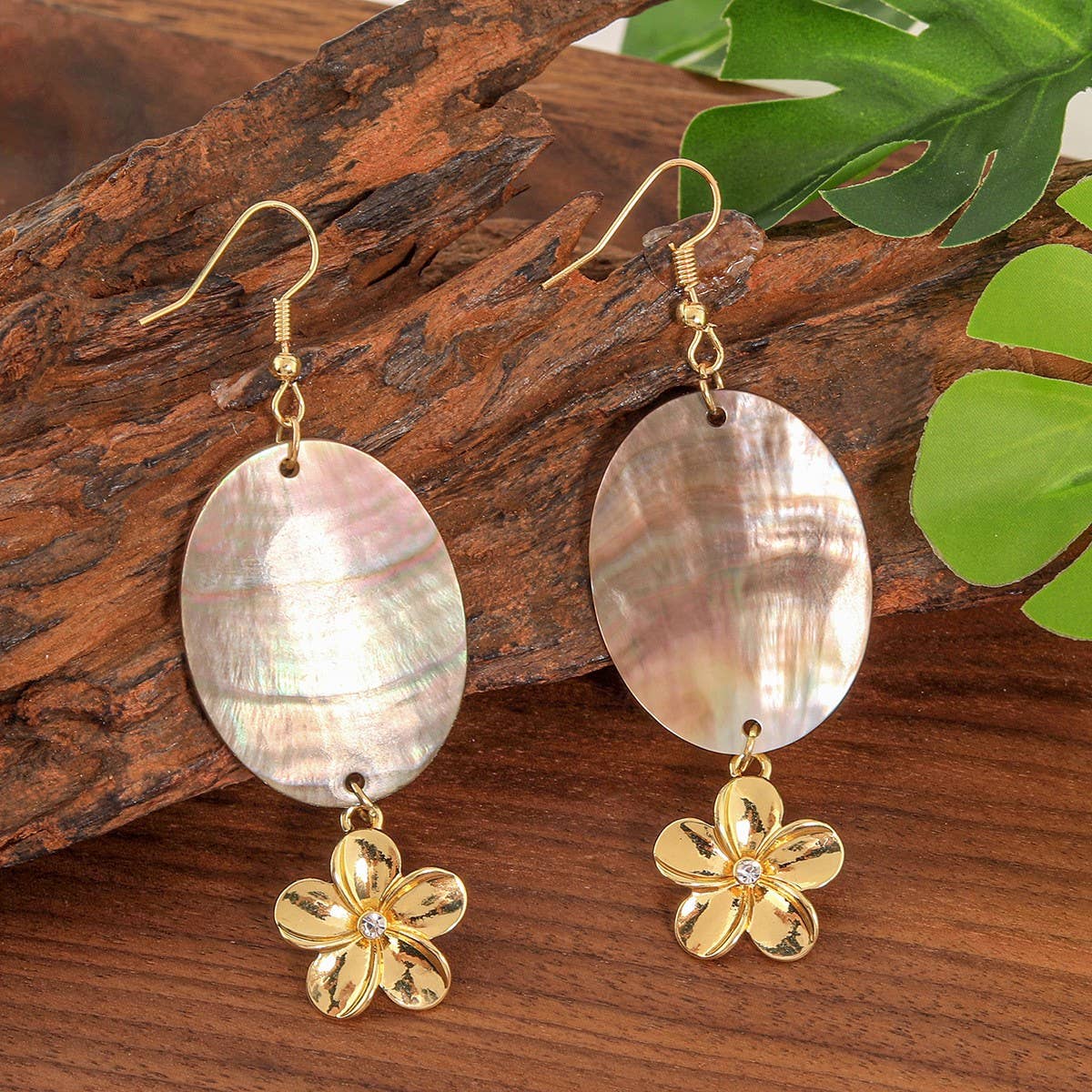 MINIMALIST NATURAL BLACK SHELL OVAL EARRINGS