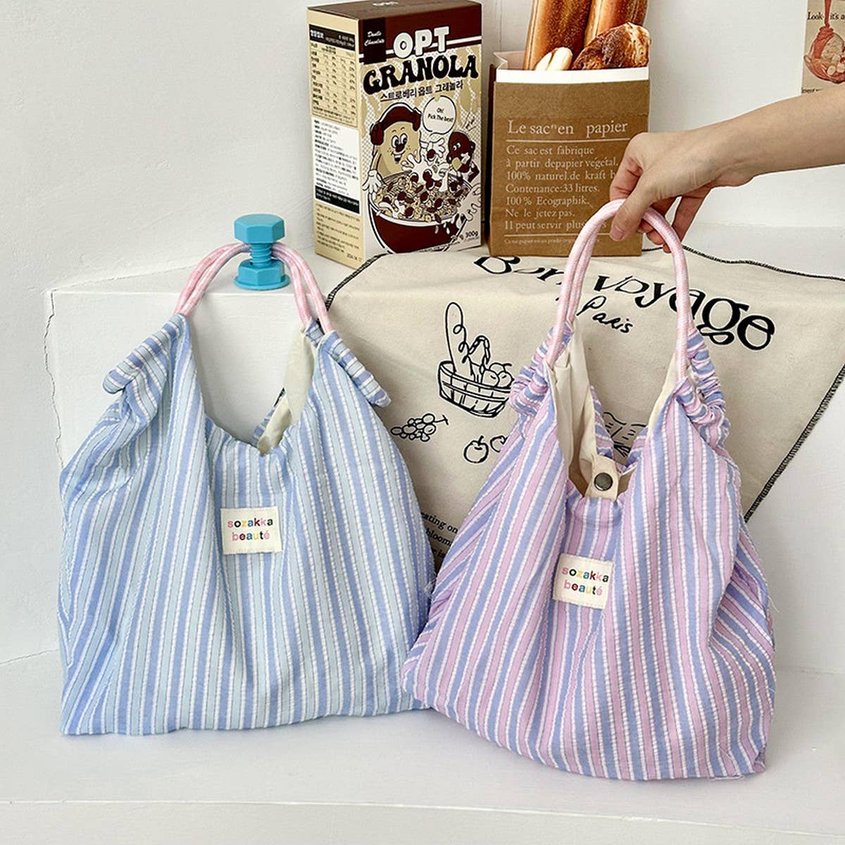 STRIPED LIGHTWEIGHT LARGE CAPACITY CANVAS BAG_CWAB3094