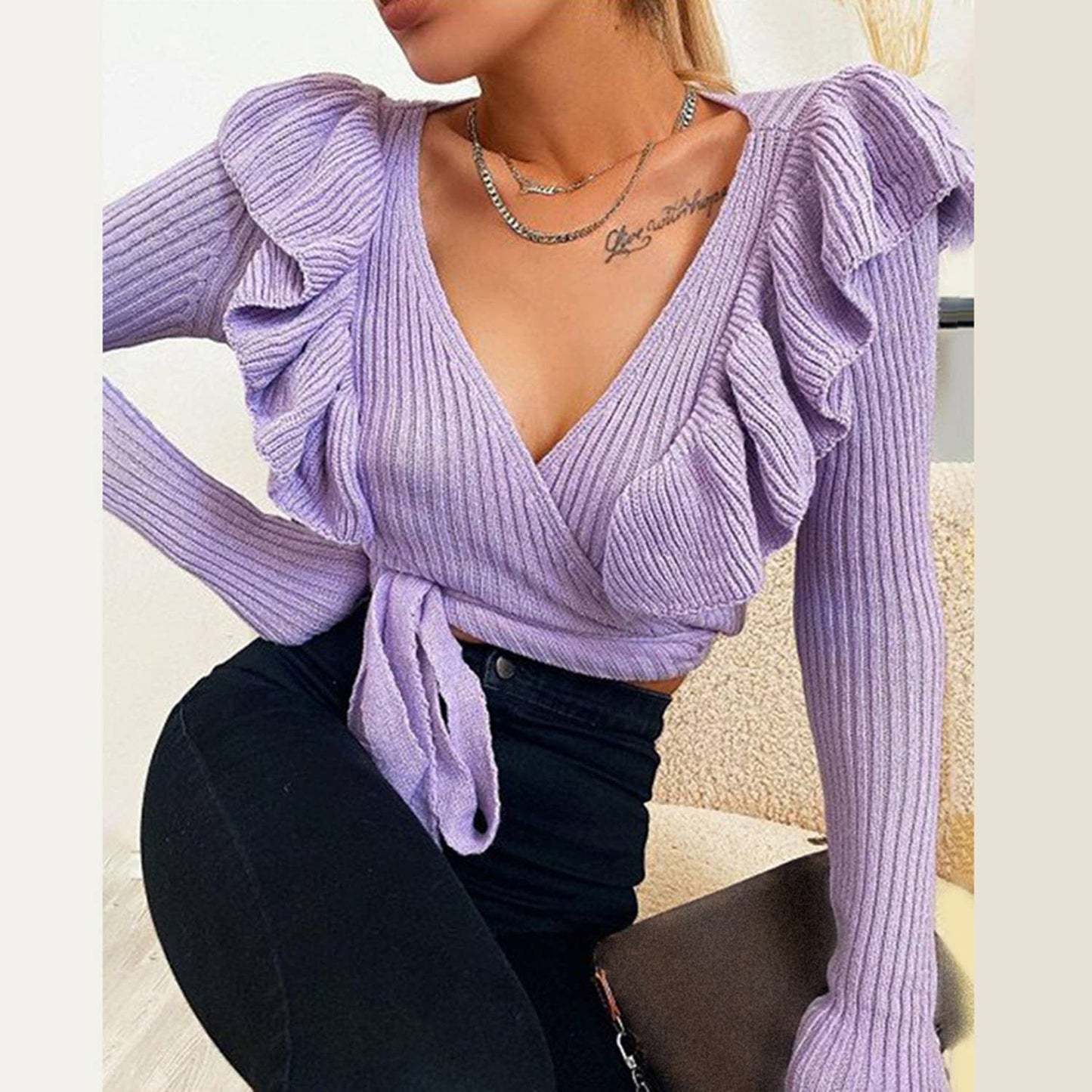 LACE-UP SLIM-FIT SOLID COLOR V-NECK TOP