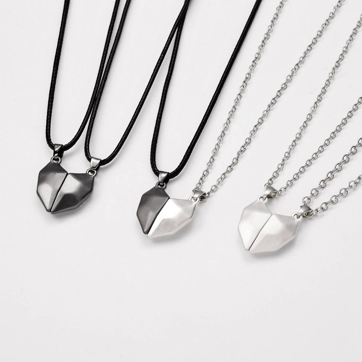 FASHIONABLE SPLICING MAGNETIC HEART NECKLACE