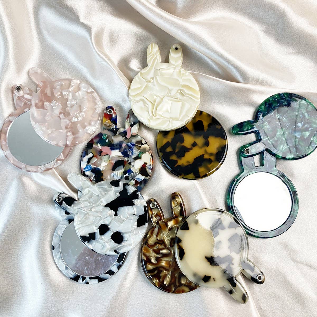 Multicolor Acetate Rabbit Shaped Makeup Mirror