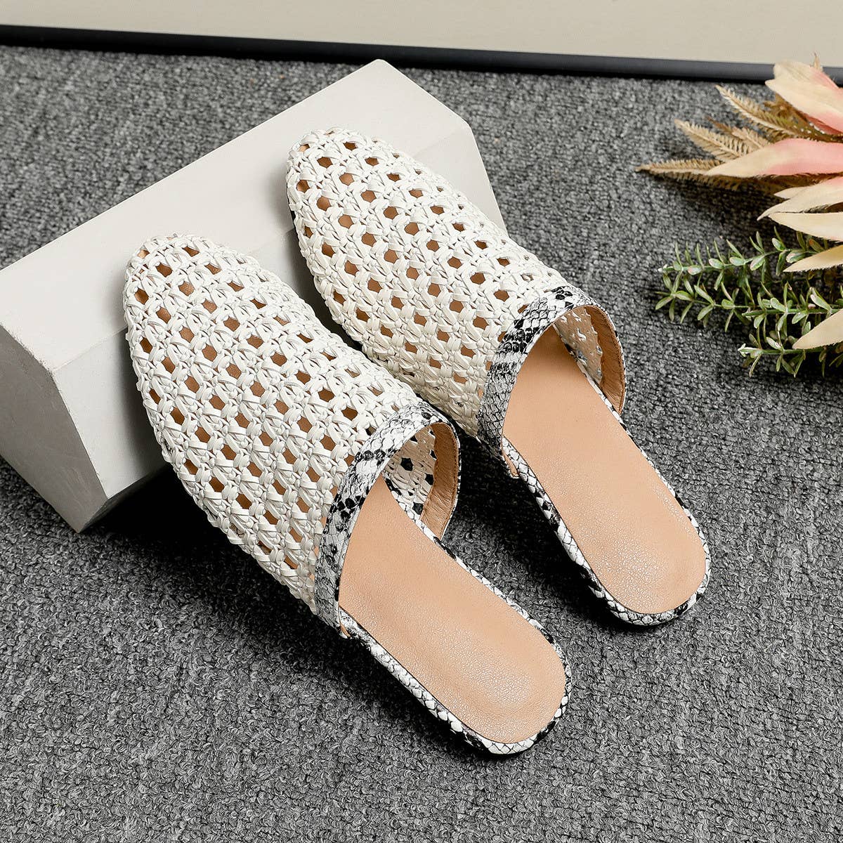 EXTERNAL BREATHABLE MESH FLAT BOTTOM MULES_CWSHF0037