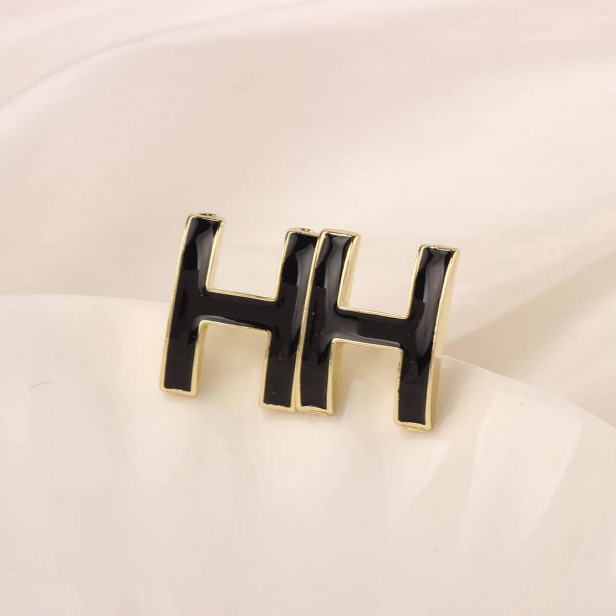 NEW SIMPLE HOLLOW GRID FOUR-LEAF EARRINGS