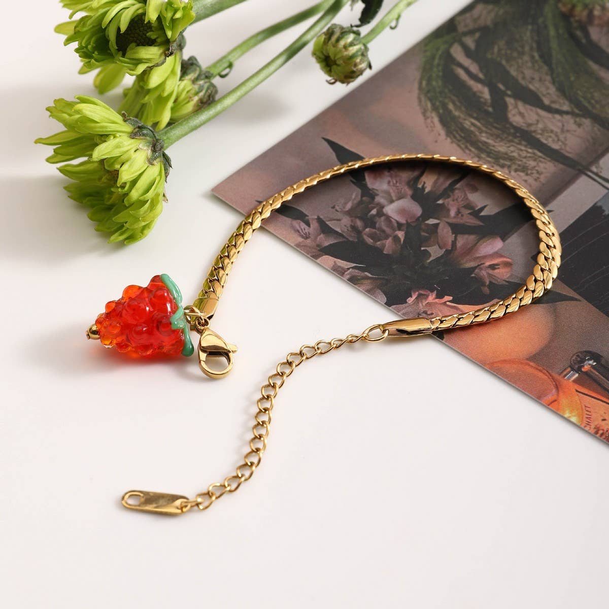 Elegant 18K Gold Flat Chain with Red Glass Charm