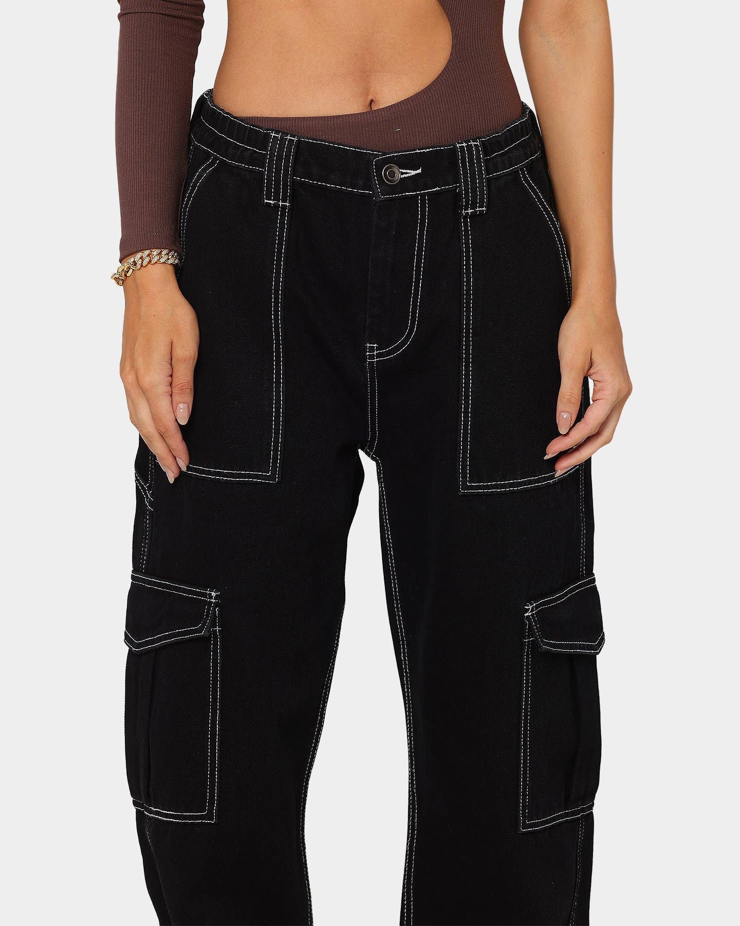 HIGH-WAISTED ELASTIC-WAISTBAND BAGGY CARGO JEANS