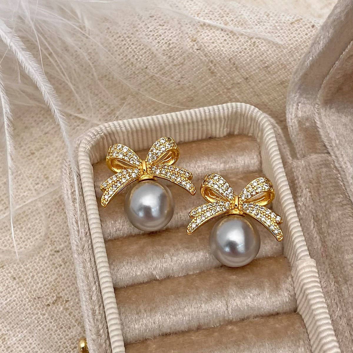 WOMEN'S VINTAGE FULL DIAMOND BOW PEARL EARRINGS